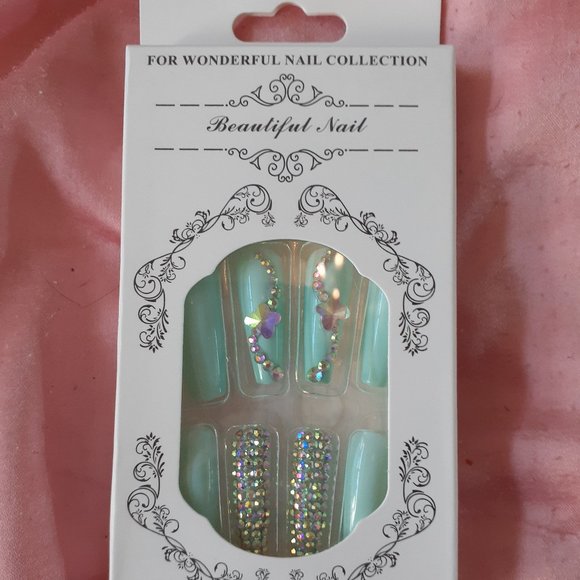 SALE!!! Brand New False Nails - Picture 1 of 1